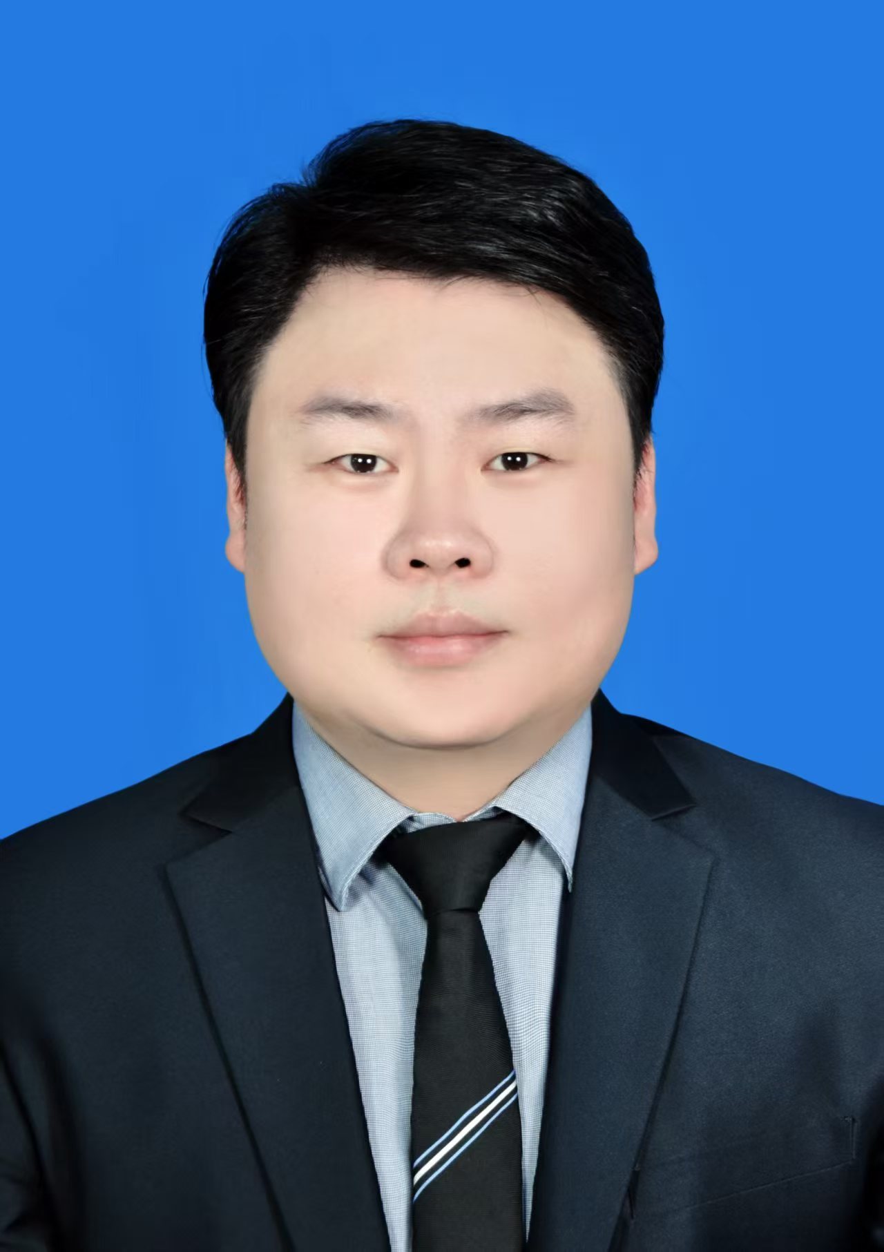 吕启明律师